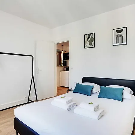 Modern - 2br-4p - Sacré-cœur *