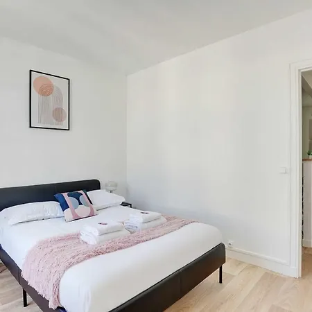 Modern - 2br-4p - Sacre-coeur Apartment